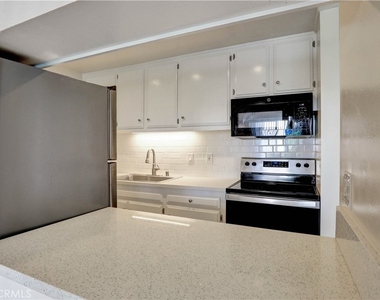 611 S Prospect - Photo Thumbnail 10