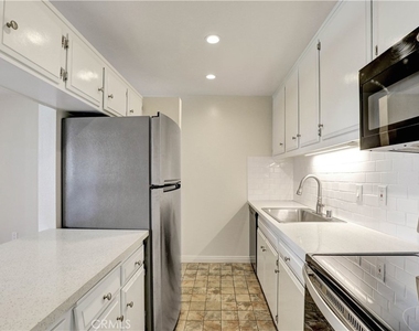 611 S Prospect - Photo Thumbnail 11