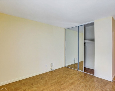611 S Prospect - Photo Thumbnail 17