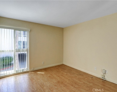 611 S Prospect - Photo Thumbnail 16