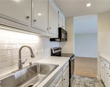 611 S Prospect - Photo Thumbnail 13