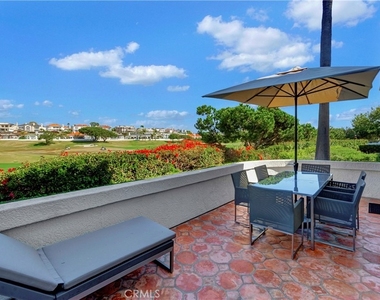 18 Tennis Villas - Photo Thumbnail 2