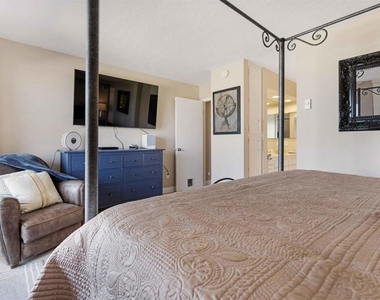 1502 Seacoast Drive - Photo Thumbnail 16