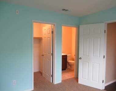 1310 Calabria Street - Photo Thumbnail 4