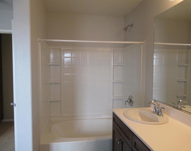 1310 Calabria Street - Photo Thumbnail 14