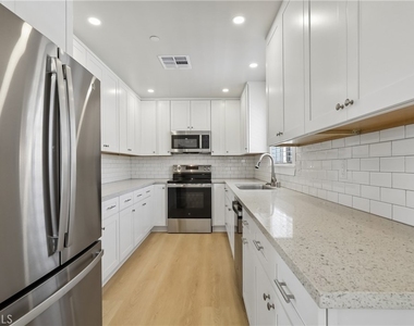 23 E Pine Street - Photo Thumbnail 7