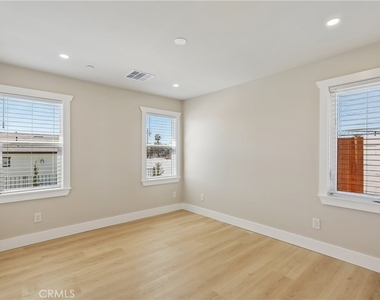 23 E Pine Street - Photo Thumbnail 9