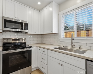 23 E Pine Street - Photo Thumbnail 16