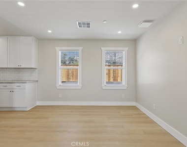 23 E Pine Street - Photo Thumbnail 5