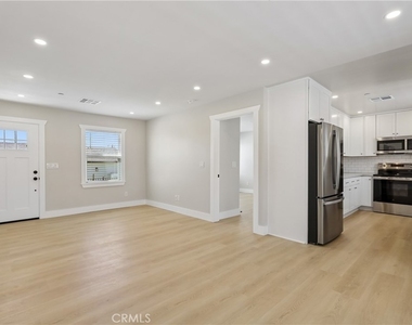 23 E Pine Street - Photo Thumbnail 6