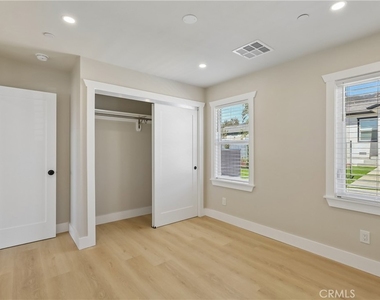 19 E Pine Street - Photo Thumbnail 10