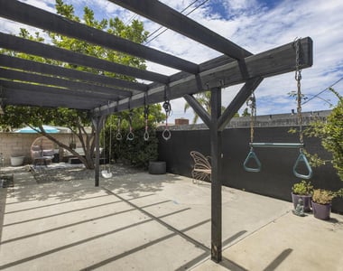 863 S Vecino Drive - Photo Thumbnail 30