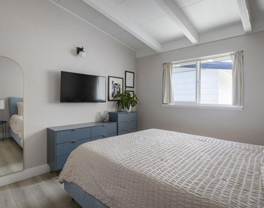 863 S Vecino Drive - Photo Thumbnail 25