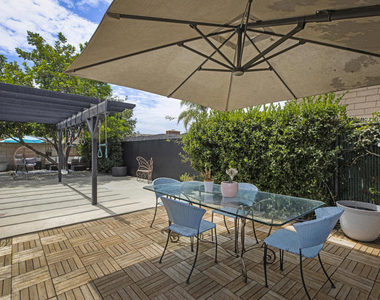 863 S Vecino Drive - Photo Thumbnail 28