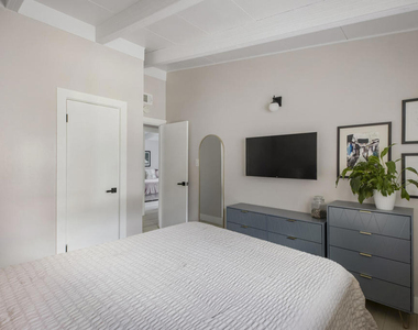 863 S Vecino Drive - Photo Thumbnail 24
