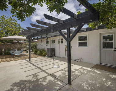 863 S Vecino Drive - Photo Thumbnail 29