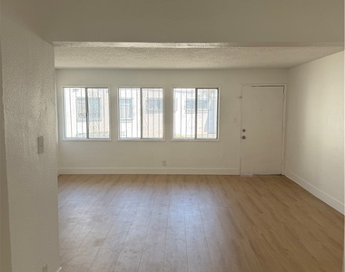 1024 W Reeve - Photo Thumbnail 2