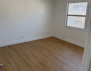 1024 W Reeve - Photo Thumbnail 5