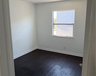 1024 W Reeve - Photo Thumbnail 6