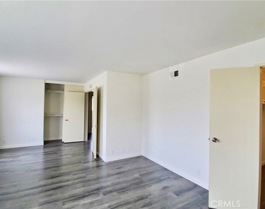 16019 Canyon Creek Road - Photo Thumbnail 13
