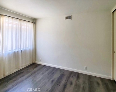 16019 Canyon Creek Road - Photo Thumbnail 10