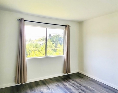 16019 Canyon Creek Road - Photo Thumbnail 8