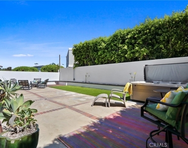 1819 Calle De Los Alamos - Photo Thumbnail 9