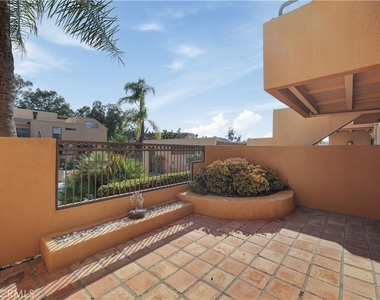 25671 Le Parc - Photo Thumbnail 20