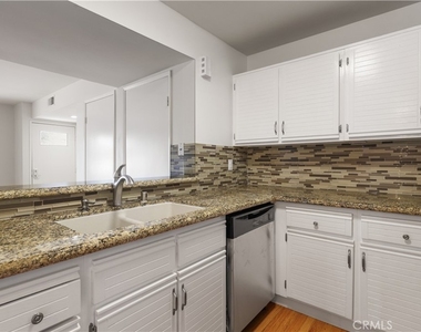 25671 Le Parc - Photo Thumbnail 7