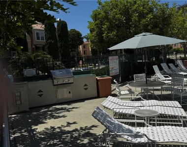 1 Cuzzano Aisle - Photo Thumbnail 4