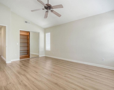 545 Sonoma Street - Photo Thumbnail 18