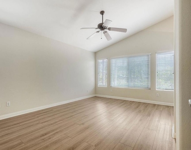 545 Sonoma Street - Photo Thumbnail 16