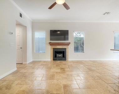 545 Sonoma Street - Photo Thumbnail 4