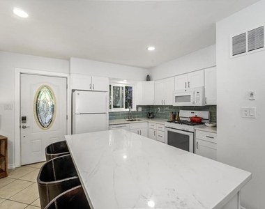 3360 Garfield Street - Photo Thumbnail 7