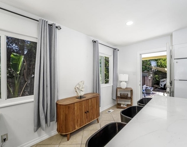 3360 Garfield Street - Photo Thumbnail 5