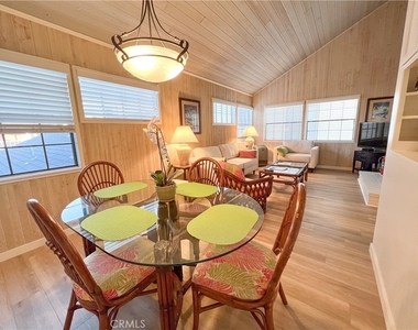 315 1/2 Diamond Avenue - Photo Thumbnail 8