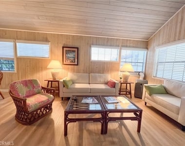 315 1/2 Diamond Avenue - Photo Thumbnail 4