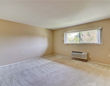 2396 W Via Mariposa W - Photo Thumbnail 32