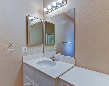 2396 W Via Mariposa W - Photo Thumbnail 20