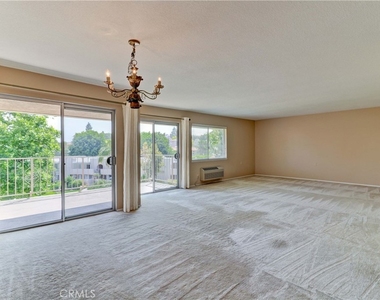 2396 W Via Mariposa W - Photo Thumbnail 3