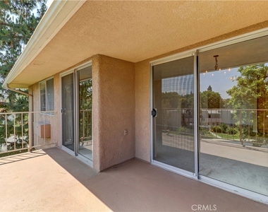 2396 W Via Mariposa W - Photo Thumbnail 23