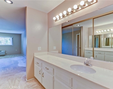 2396 W Via Mariposa W - Photo Thumbnail 15