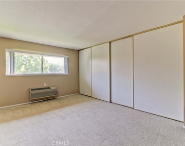 2396 W Via Mariposa W - Photo Thumbnail 13