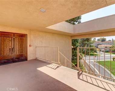 2396 W Via Mariposa W - Photo Thumbnail 28