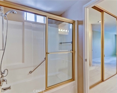 2396 W Via Mariposa W - Photo Thumbnail 16