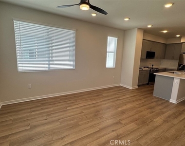 9531 Hannah Way - Photo Thumbnail 2