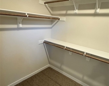 9531 Hannah Way - Photo Thumbnail 4