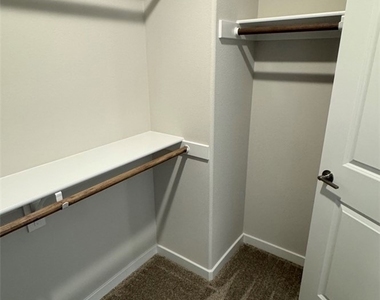 9531 Hannah Way - Photo Thumbnail 8