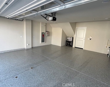 9531 Hannah Way - Photo Thumbnail 13