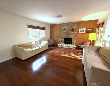 108 Barret - Photo Thumbnail 3
